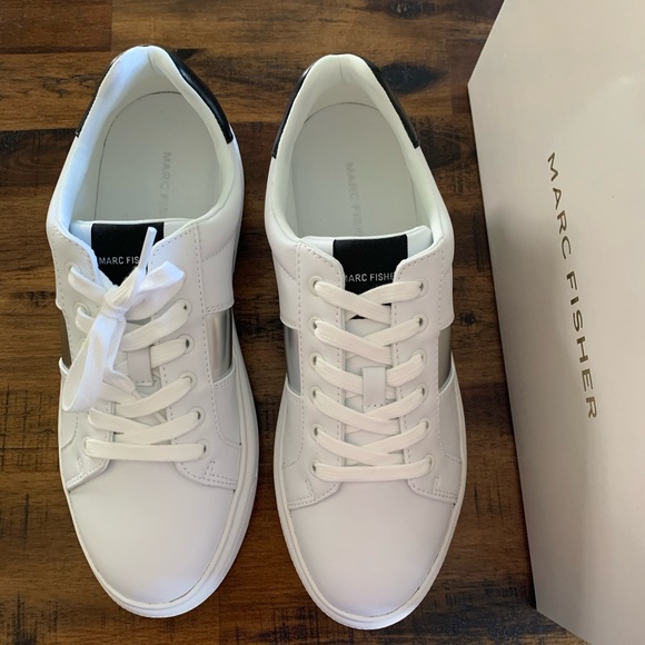 Marc Fisher Drea White Sole Sneaker Size 8.5M
